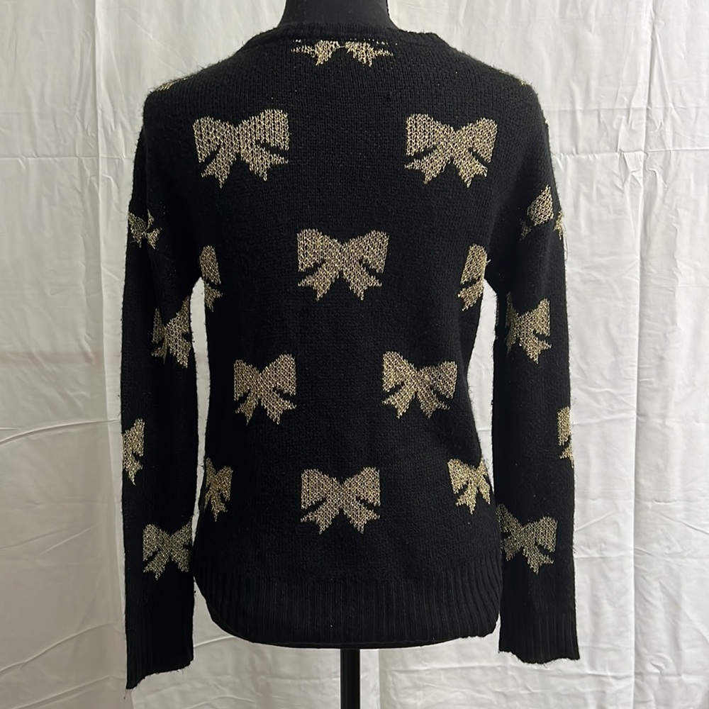 Absolutely beautiful Women’s Sweater - Picture 3 of 3